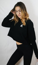 Load image into Gallery viewer, black cropped crew neck